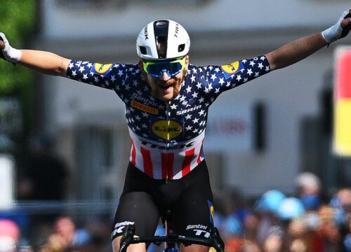 Amerikaan Simmons soleert naar winst in derde rit van Ronde van Zwitserland